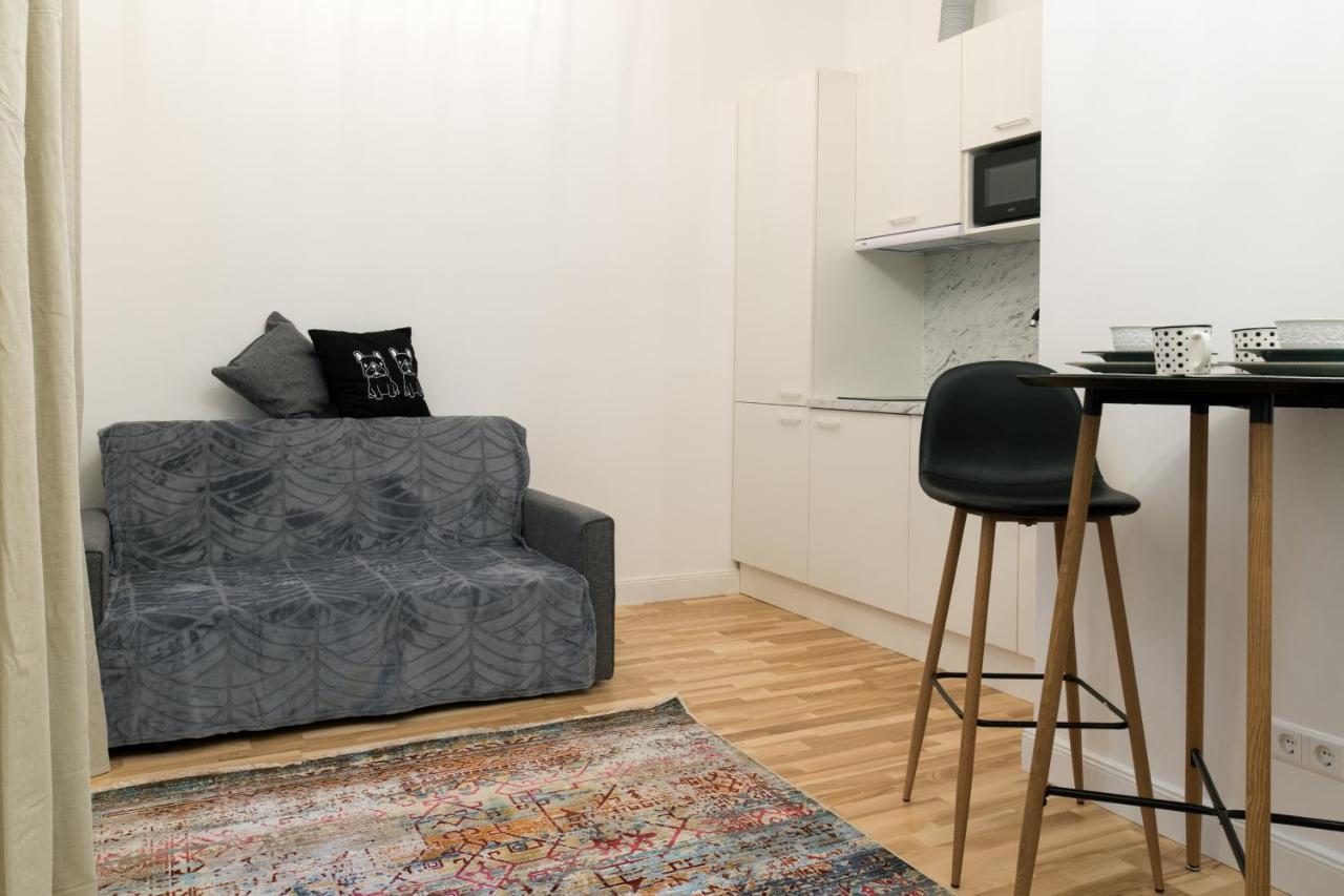 Theatre Apartments Lacplesa Riga Extérieur photo